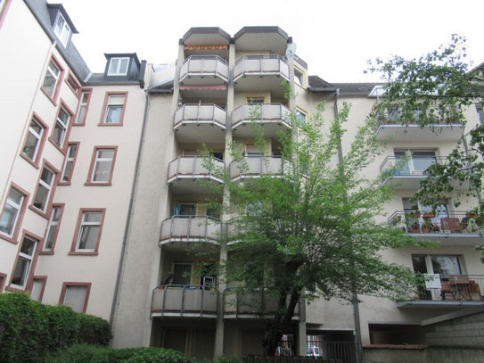 Neu sanierte 2 Zimmer Wohnung in Frankfurt zu vermieten