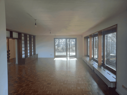 Einzigartige Villa mit Indoor Swimmingpool und herrlicher Aussicht