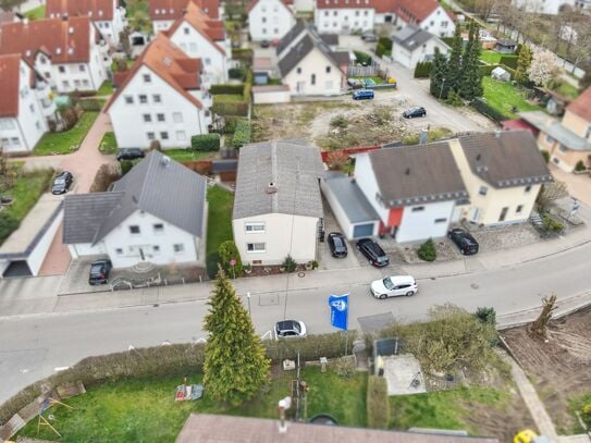 Memmingen: Wohnhaus mit zwei Einheiten und zusätzlichen Lagerflächen