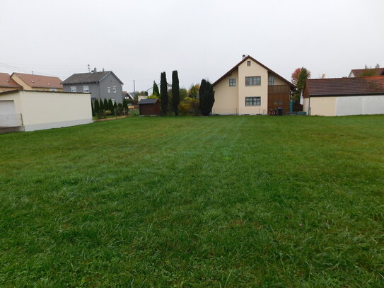 Voll erschlossenes, unbebautes Grundstück mit Baurecht und ohne Bauzwang in toller Lage von Wehringen.