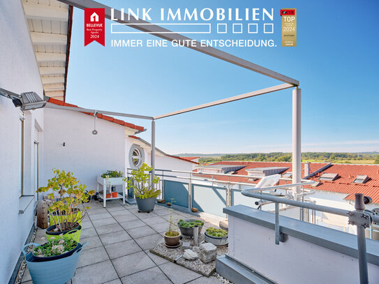 Moderne 3-Zi.-Wohnung mit Panoramafernsicht, TG-Stellplatz, Aufzug und 2 Tageslichtbädern ***