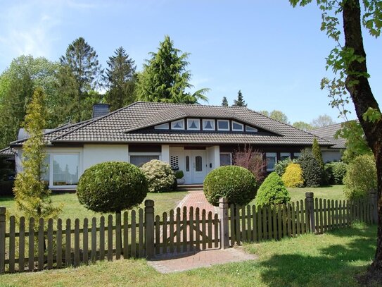 Wohnen im Grünen: Großzügiger Bungalow auf über 2.000 m² Traumgrundstück in Toplage von Aschen