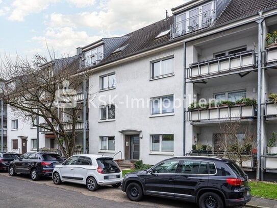 Vermietete Dachgeschoss-Wohnung wenige Schritte vom Clarenbachkanal!