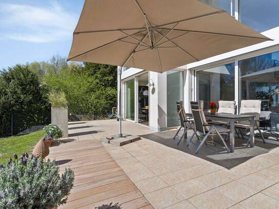 Einzigartiges Architektenhaus in herrlicher Aussichstlage - mit Pool! Perfekt für zwei Personen!