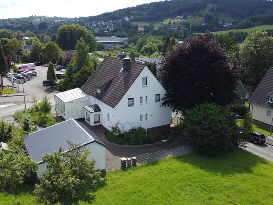 Attraktives Einfamilienhaus mit Wintergarten in Bad Berleburg-Stadt