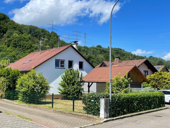 Einfamilienhaus mit großen Grundstück