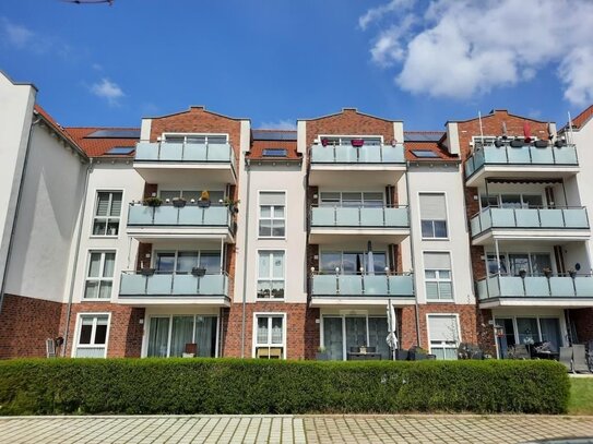 Bei VIVAWEST die Sonnenstrahlen auf dem eigenen Balkon genießen.