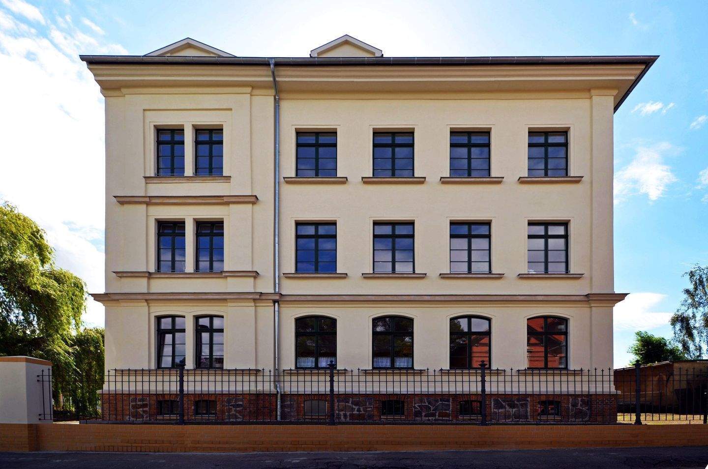 hochwertig sanierte vermietete Wohnung als Kapitalanlage