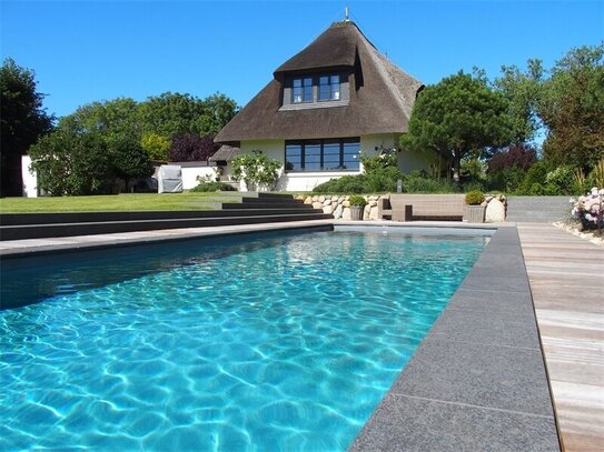 RARITÄT AUF SYLT: Einzelhaus mit Pool im Garten in Keitum