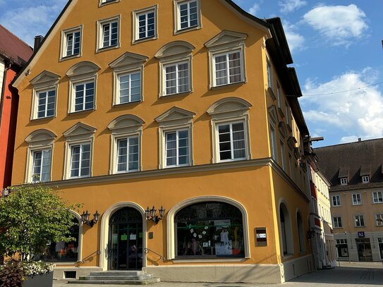 Marktplatz 19, Rollstuhlfahrer willkommen, 170 qm, für Wohngemeinschaft, Blick auf Basilika, herrschaftliche 170 qm Bür…