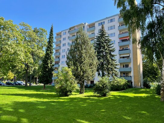 Charmante 3 Zimmer Wohnung mit Loggia - sofort frei!