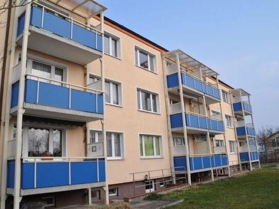 3-Raumwohnung mit Balkon und Stellplatz zu vermieten!