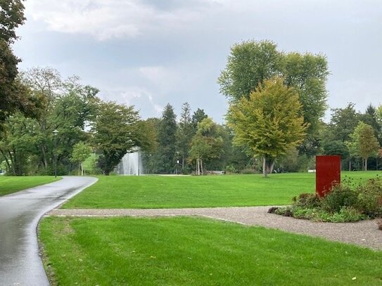 Tolle Pärchenwohnung, 80m², 3 ZKB; Wohnung in exklusiver Lage am Park! Bezugsfertig, 3. OG, Aufzug, Keller...