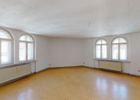 Große 3-4 Zimmer Wohnung mit Dachbalken im Herzen der Fußgängerzone von Görlitz