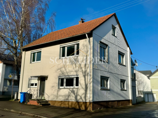 Kapitalanlage oder Eigenheim: Ein-/Zweifamilienhaus mit großem Potenzial in Aichhalden!