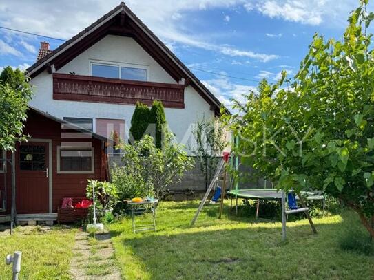 ** Einfamilienhaus mit Bauplatz in ruhiger Lage **