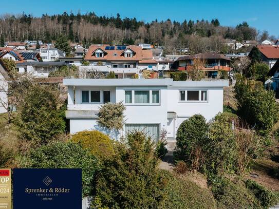 Leerstehendes Ein-/Zweifamilienhaus auf großem Grundstück am Ebertle in Kollnau
