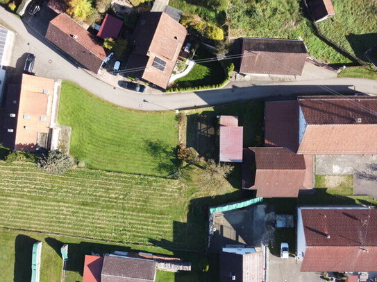 Großes Wohnhaus mit Ökonomiegebäude für tierliebe Familie im Lautertal zum Sofort-Einziehen!