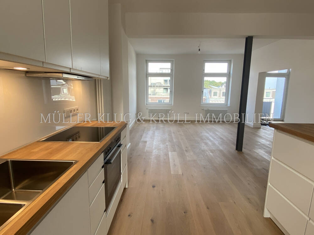 Neues Angebot im 4. OG: Wunderschöne 3 Zi.- Wohnung in Winterhude mit Fahrstuhl