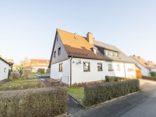 Gemütliches Doppelhaus mit Garage und Garten in Rödental! Ruhige Wohnlage!