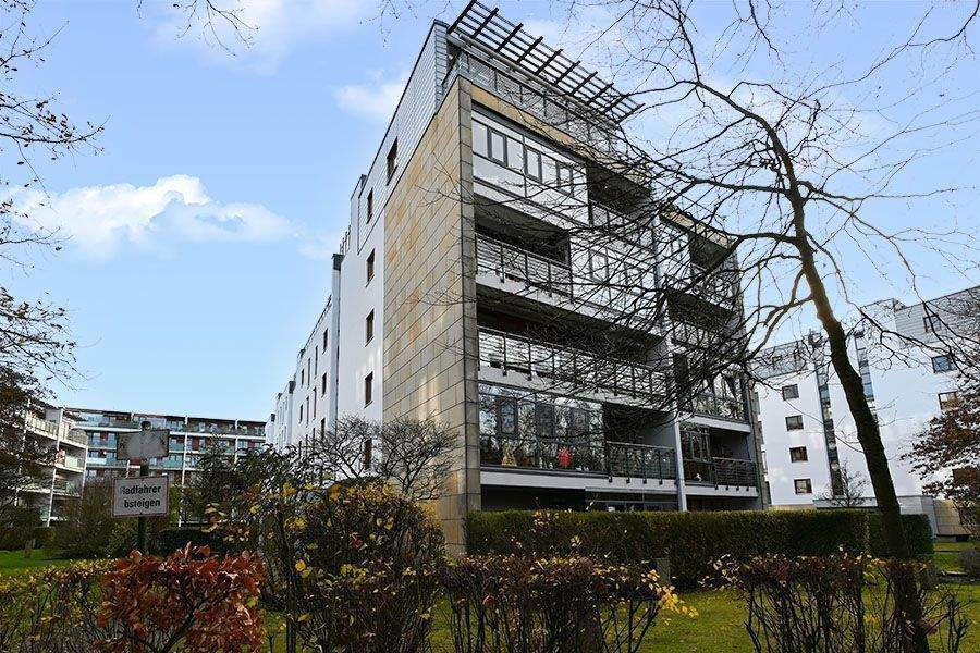 Ansprechende 3-Zimmer Erdgeschosswohnung mit Sonnenterrasse in Bestlage von HH-Poppenbüttel