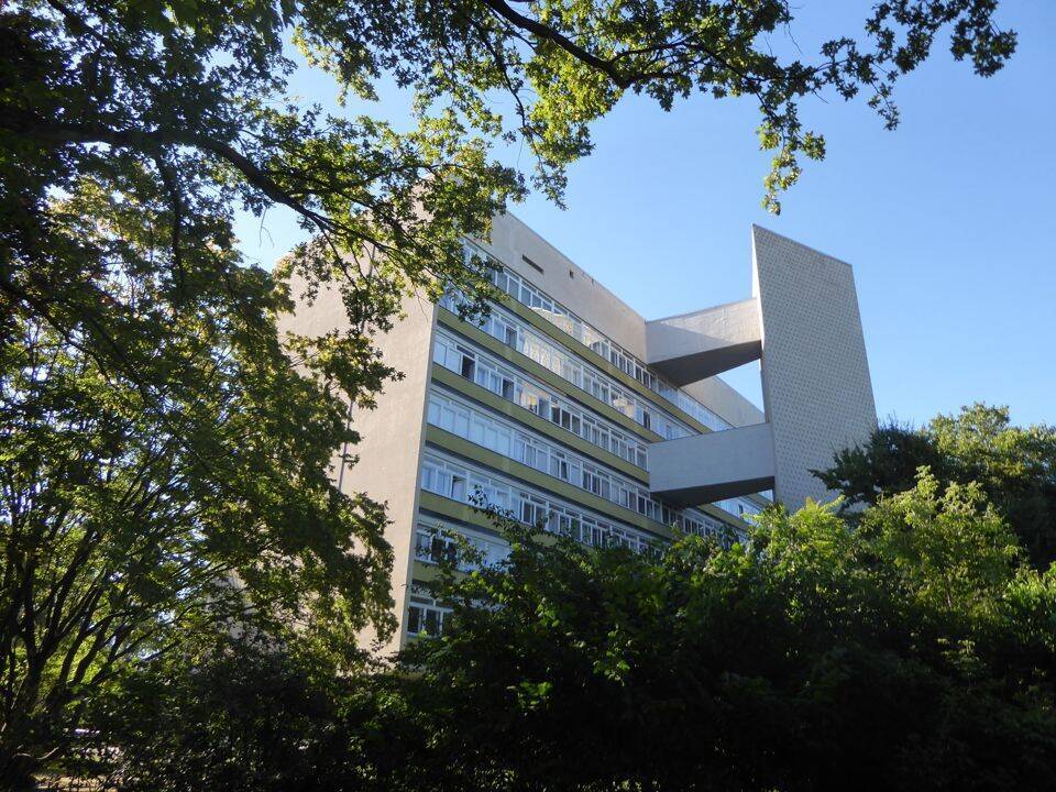 Exklusive Mietwohnung: Ikonische Architektur trifft Designereinrichtung! - Photo 1