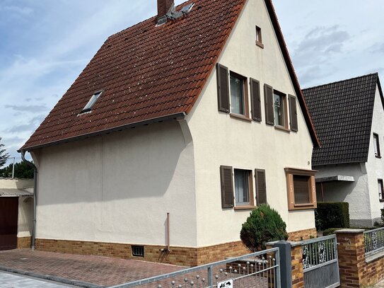 Charmantes Haus im Dornröschenschlaf mit großem Potenzial