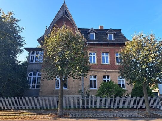 Ein Schmuckstück, das seines Gleichen sucht. Mehrfamilienhaus mit Potential nach oben.