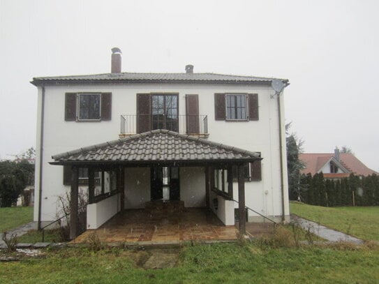 Villa in bevorzugter Höhenlage in Dingolfing Grundstück ca. 2.500 qm