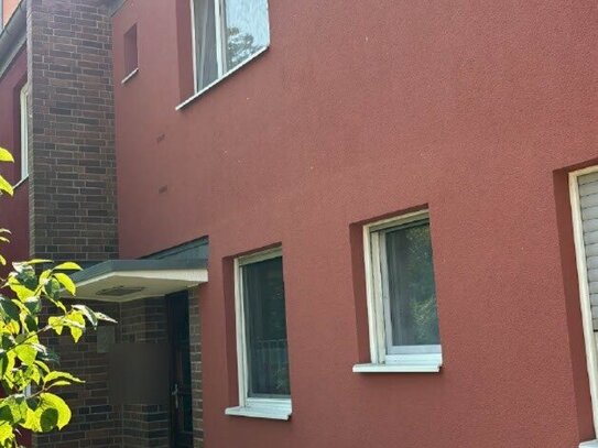 Vermietetes Reihenmittelhaus als clevere Kapitalanlage in Berlin-Spandau