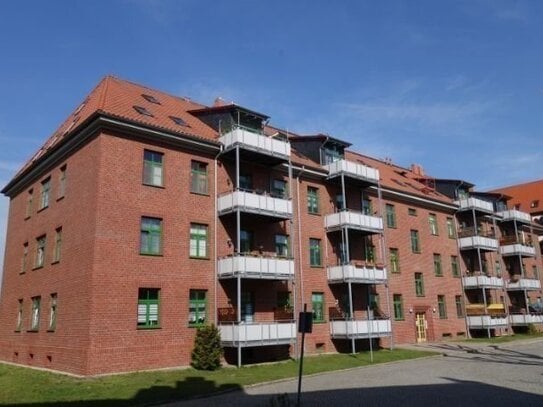 2,5 Zi. DG Maisonette Wohnung mit Fahrstuhl, Balkon und Stellplatz im Wilhelminischen Hof