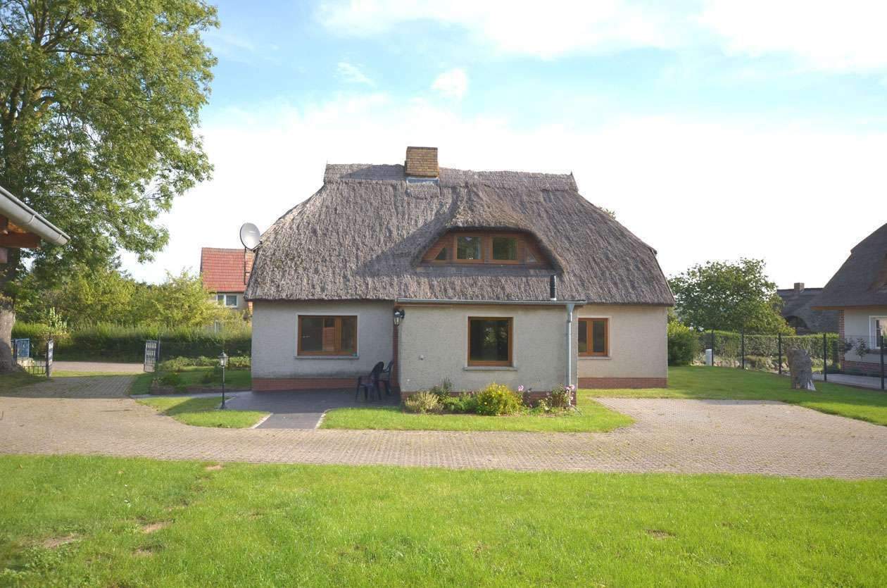 Sanierungsbedürftiges Einfamilienhaus mit viel Potenzial am Selliner See