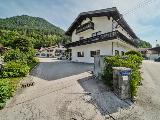 2-Familienhaus plus 8-Parteien-Mietshaus auf sonnigen 1.600m² Grund