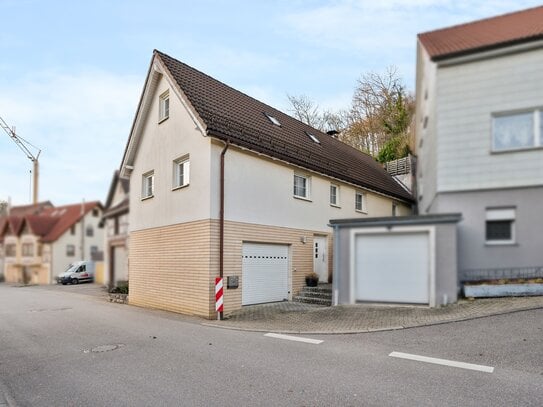 Liebevoll renoviertes Einfamilienhaus mit großem Garten in Widdern-Unterkessach