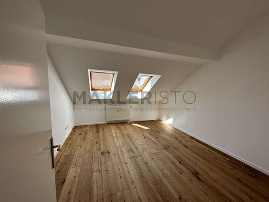 **Erstbezug: Moderne 3-Zimmer-Dachgeschosswohnungen mit Fußbodenheizung & Stellplatz**