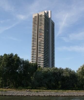 Colonia-Tower Traumhafter Blick auf Köln aus einer 118 m²Wohnung mit Süd- und Westbalkon des Colonia-Hauses.