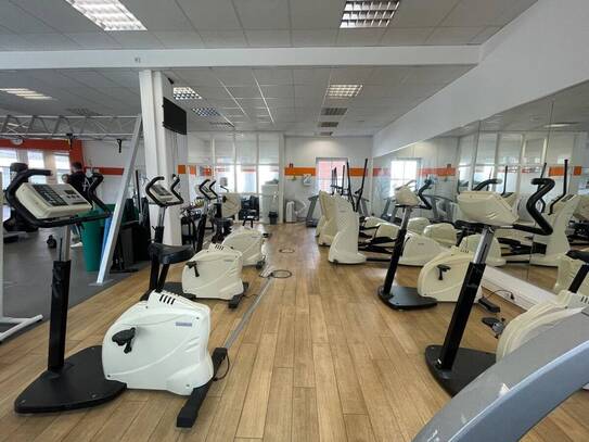 Perfekte Lage in MG || Fitness Gym || Trainings Center