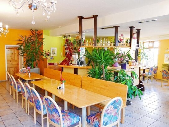 +++ Beliebtes Restaurant (270 m²) + Maisonette-Wohnung (170 m²) + Nagelstudio (56 m²) im PAKET +++