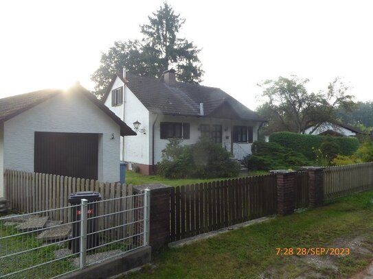 Einfamilienhaus mit Wintergarten, Sauna, Garage und großem Traumgrundstück in ruhiger Lage