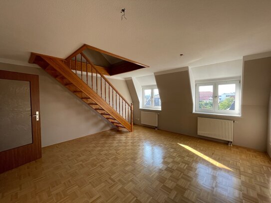 3,5 Zimmer - Maisonette-Wohnung mit zwei Stellplätzen !