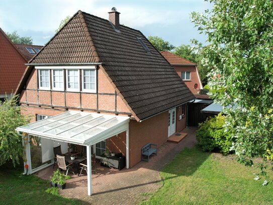 Modernes 5-Zi.-Einfamilienhaus Bj. 1995 in Winsen (Luhe) bei Hamburg, mit Doppel-Carport und bester Infrastruktur!