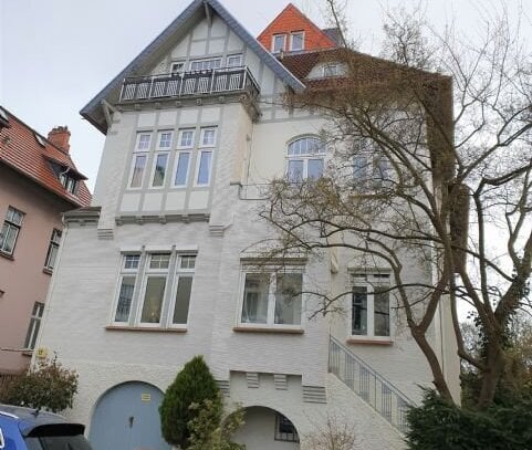 Schöne DG 2-Raumwohnung in Lübeck zu vermieten.