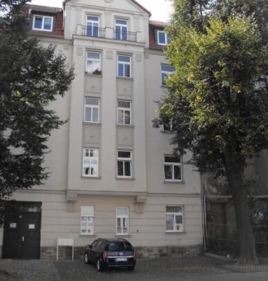 2 Raum Dachgeschosswohnung mit Balkon