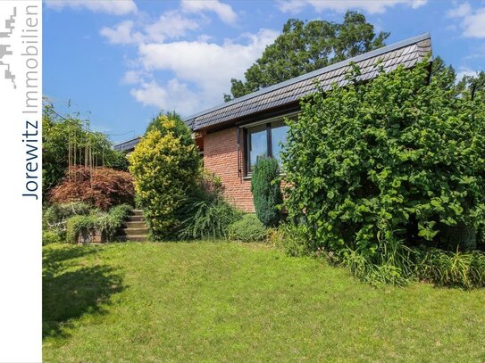 Bielefeld-Sennestadt: Gepflegter Bungalow mit Garage, schöner Terrasse und Garten