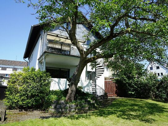 Bezugsfreies Haus mit Büro + Wohnen + zusätzlichem Baufenster zentral in Lev.-Schlebusch!