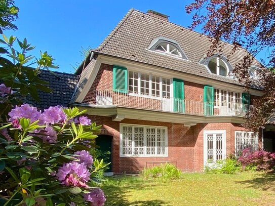 Charmante Villa auf traumhaftem Grundstück