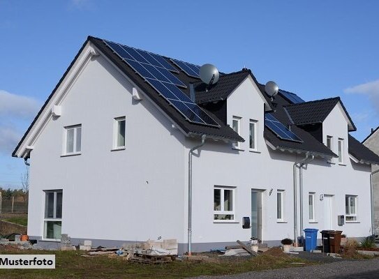 Doppelhaushälfte mit Garage in ruhiger Lage