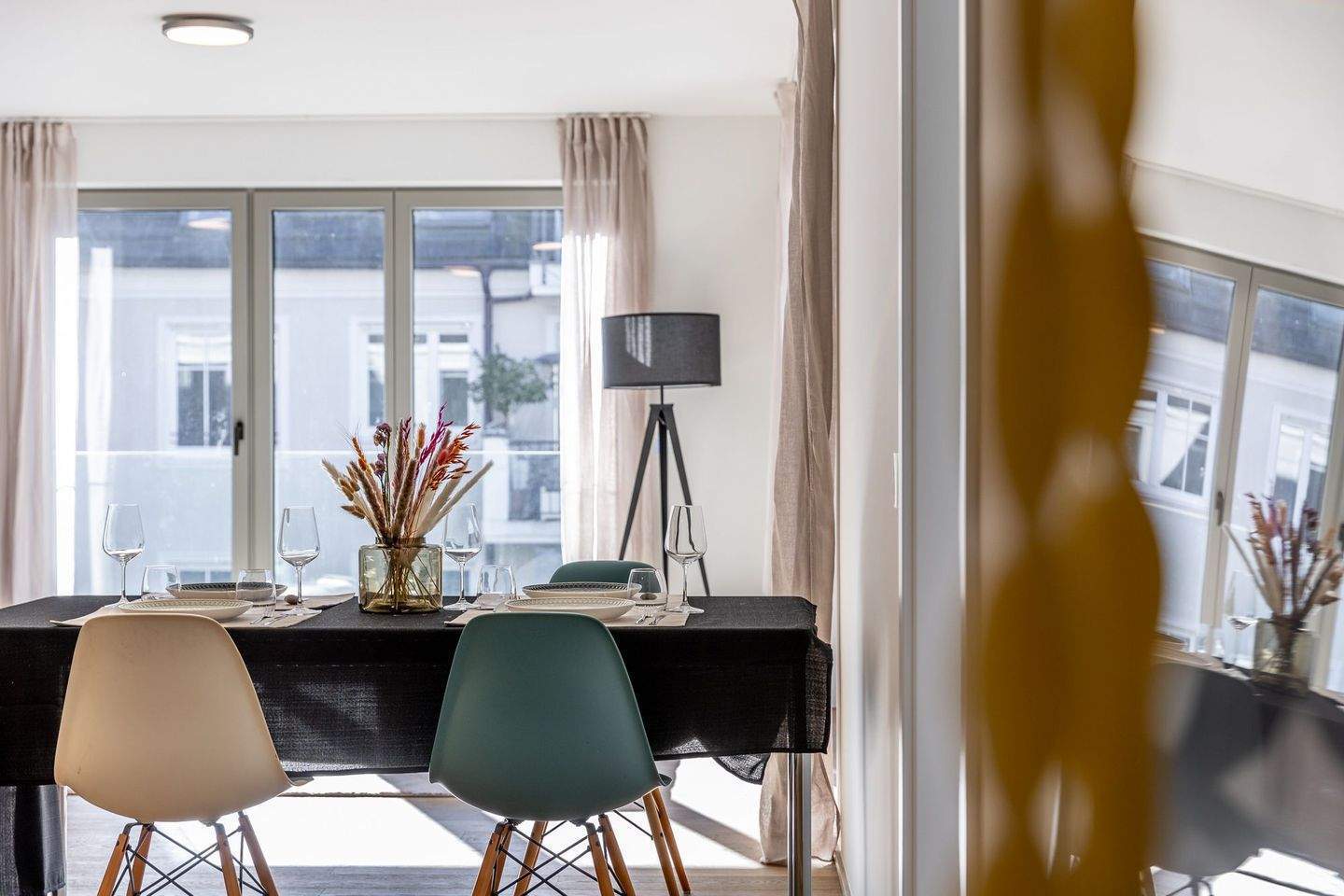 OUTSTANDING // Noble 4-Zimmer-Wohnung mit 2 Balkonen- Neubau/Erstbezug