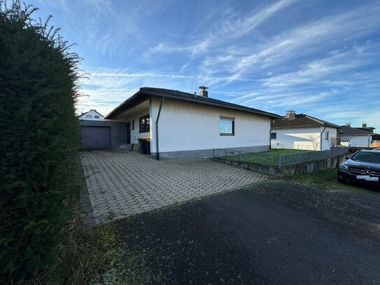 Einfamilienhaus (Walmdachbungalow) in naturverbundener Wohnlage von Königswinter-Frohnhardt