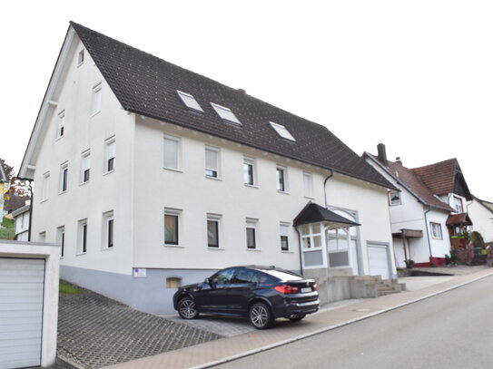 Ehemaliges Bauernhaus mit großen Grundstück. Ideal für die Großfamilie. Bezug n. Absprache